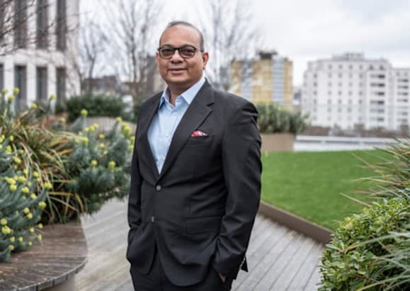 From Expert to Consultant